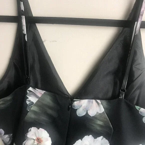 MISGUIDED Formal Floral Dress - Picture 5 of 5